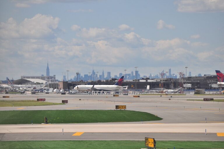 How to Get from JFK Airport to Manhattan